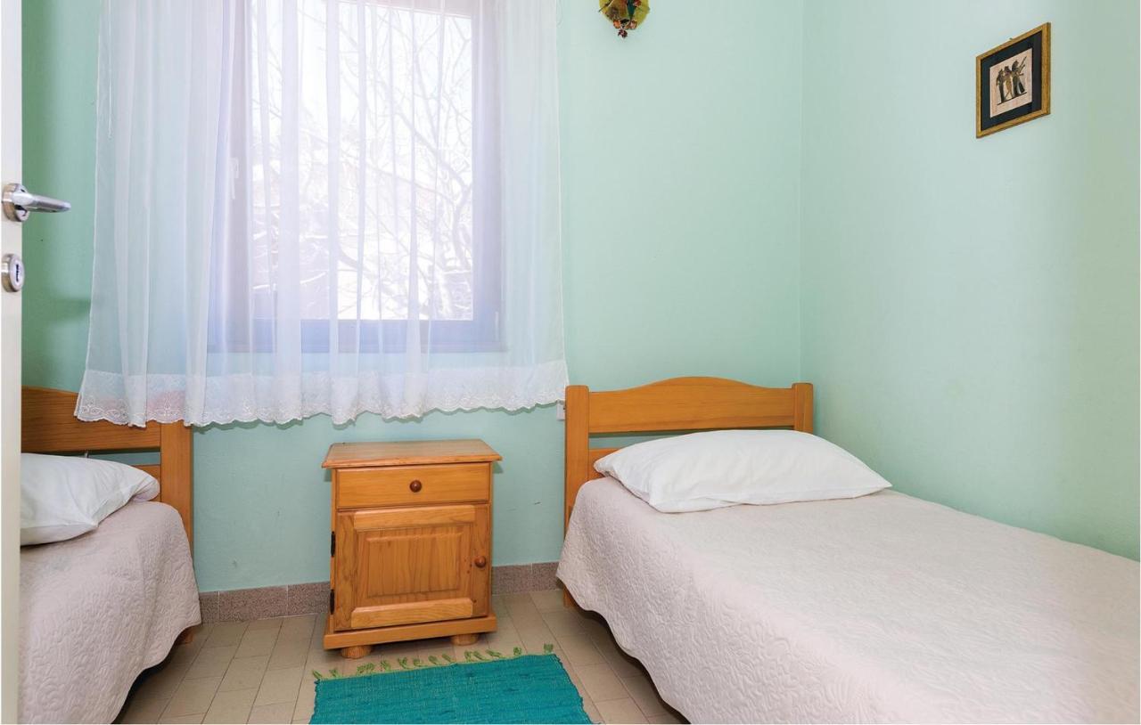 Beautiful Apartment In Rogoznica With Wifi Esterno foto