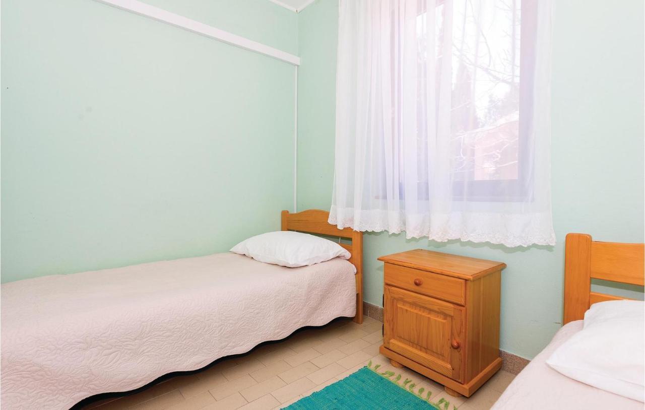 Beautiful Apartment In Rogoznica With Wifi Esterno foto