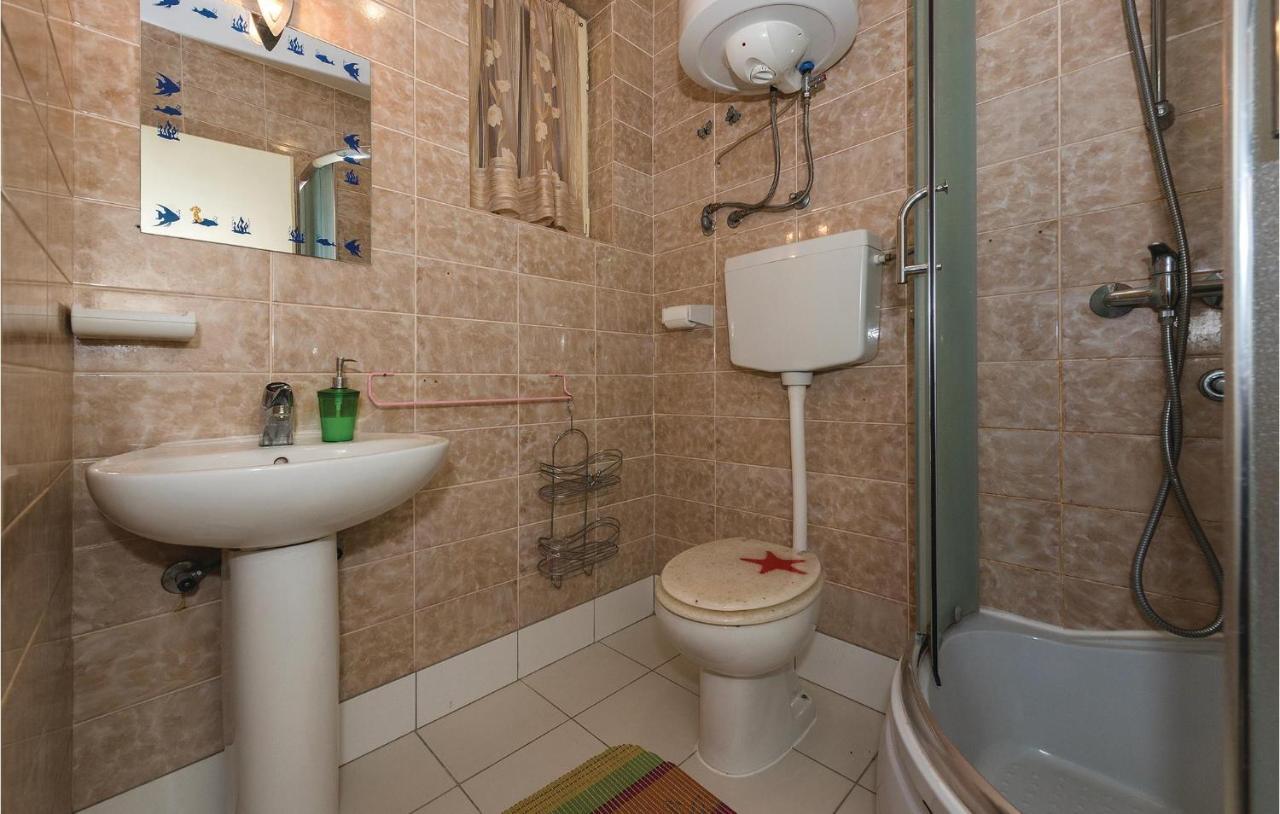 Beautiful Apartment In Rogoznica With Wifi Esterno foto